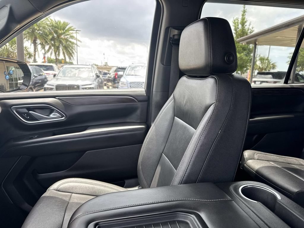 Used 2023 Chevrolet Suburban LT AWD/4WD image 17