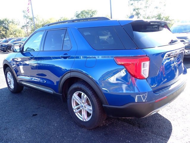 Certified 2022 Ford Explorer XLT w/ Equipment Group 202A image 5