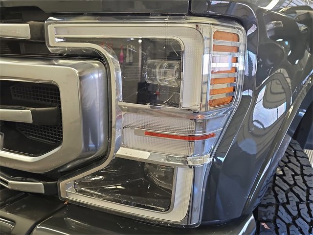 Certified 2021 Ford F350 Platinum w/ Tremor Off-Road Package image 30