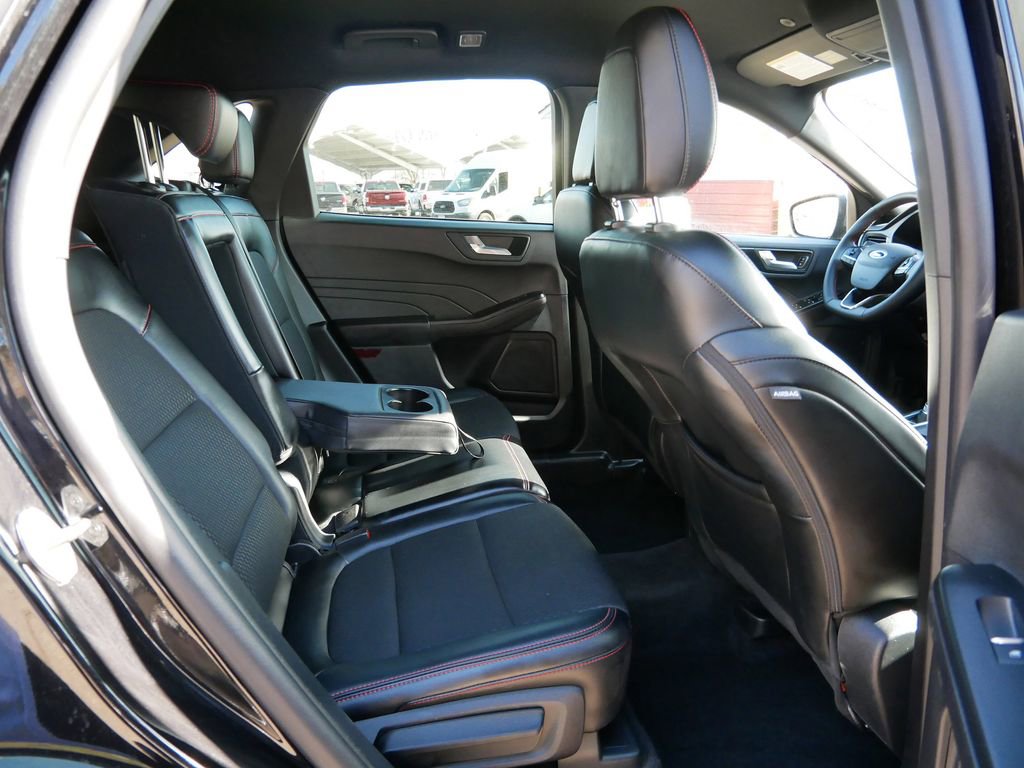 Certified 2025 Ford Escape ST-Line image 9