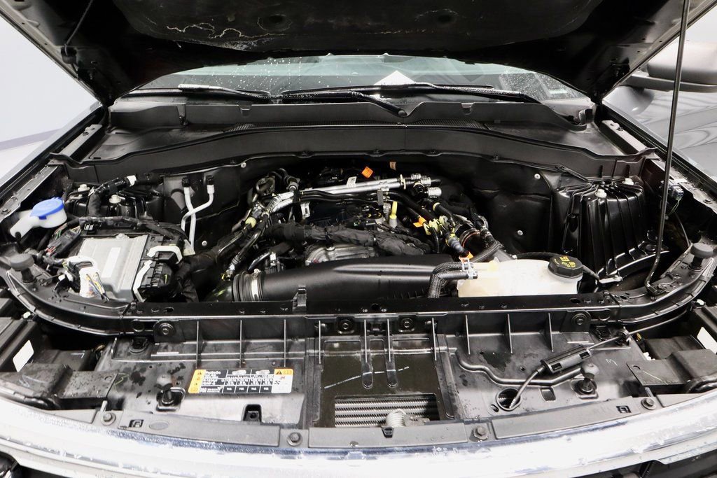 Certified 2025 Ford Explorer Active AWD/4WD image 18