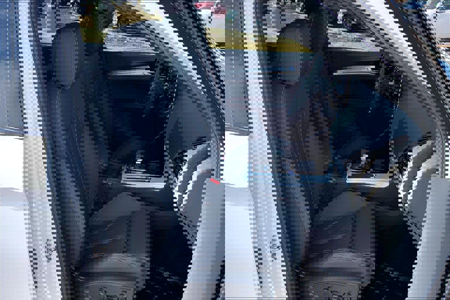 Used 2024 Audi Q5 2.0T Premium w/ Summer of Audi Package image 8