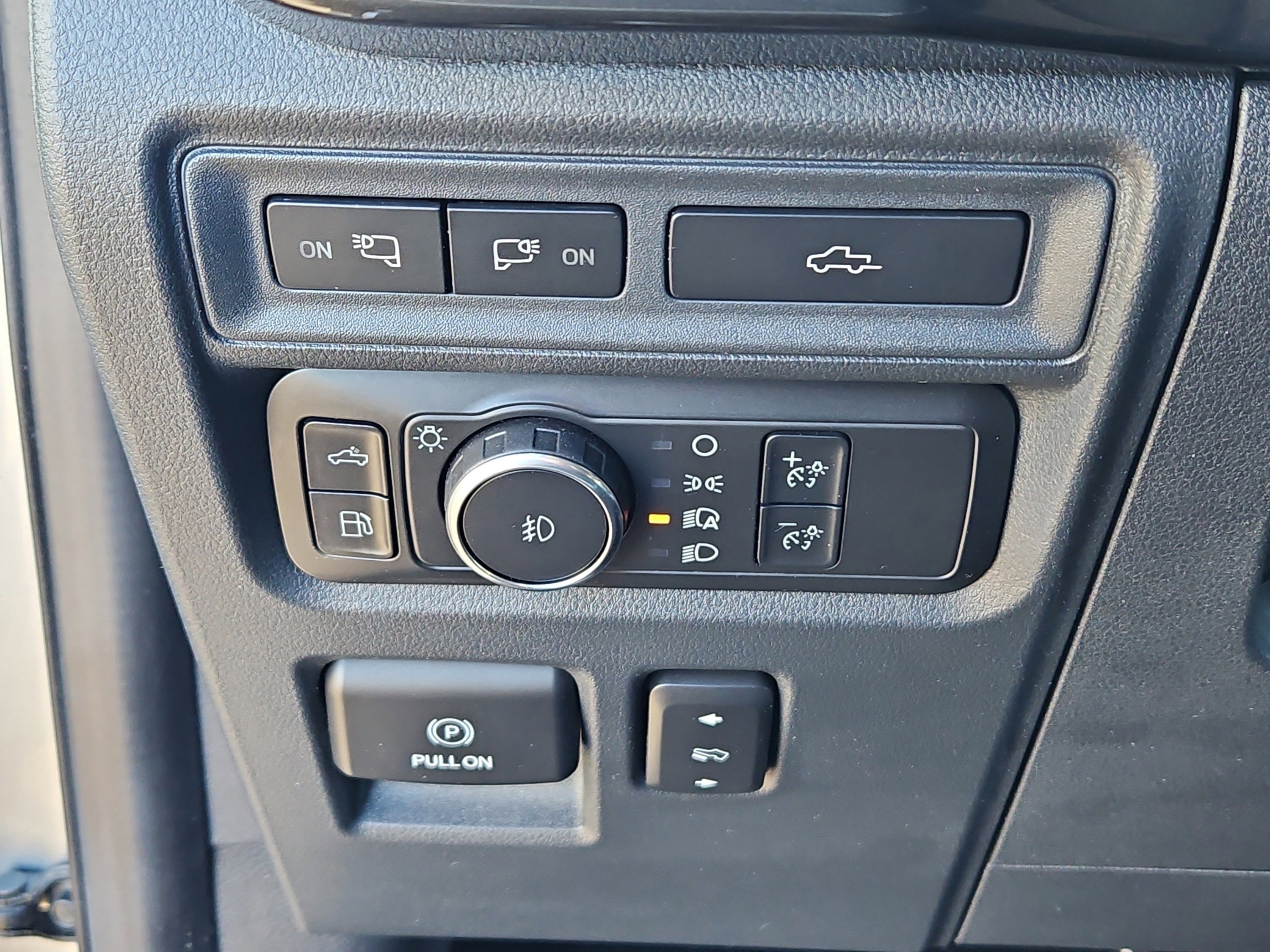 Certified 2022 Ford F150 XLT w/ Equipment Group 302A High image 15