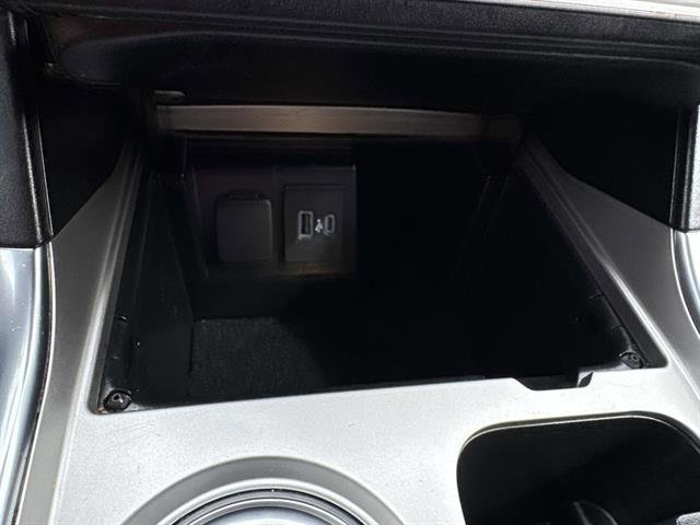 Certified 2022 Ford Explorer XLT w/ Equipment Group 202A image 23