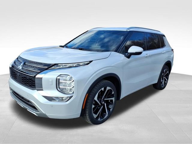 Used 2023 Mitsubishi Outlander SEL image 2