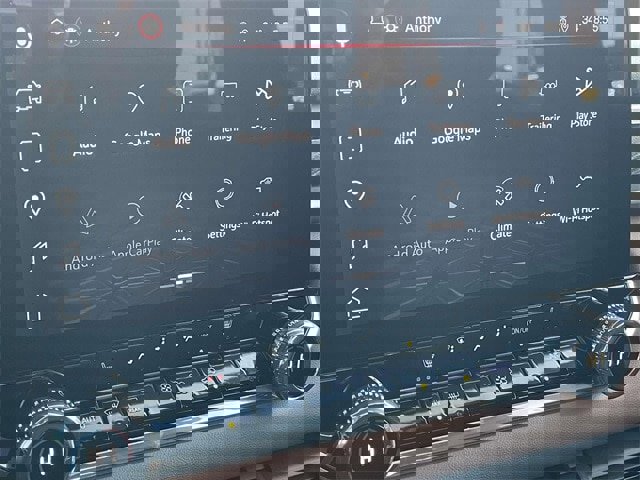 Used 2023 GMC Canyon AT4 w/ Technology Package image 9