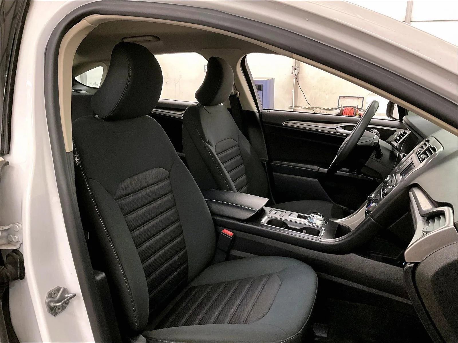 Certified 2018 Ford Fusion SE FWD image 7