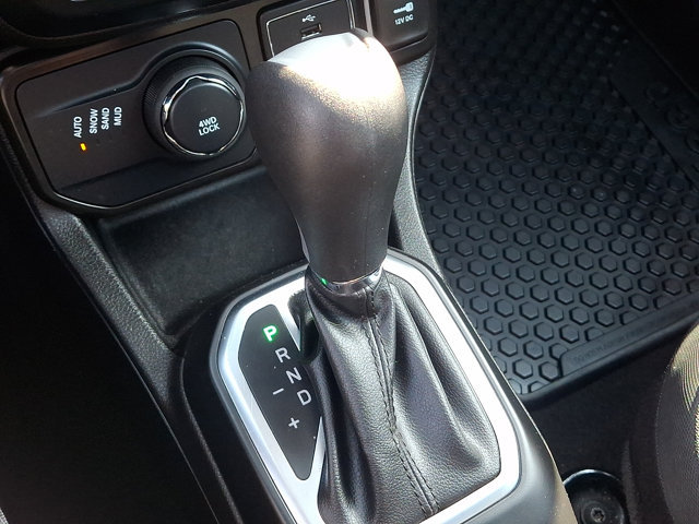 Used 2023 Jeep Renegade Altitude w/ Sun/Sound Group AWD/4WD image 22
