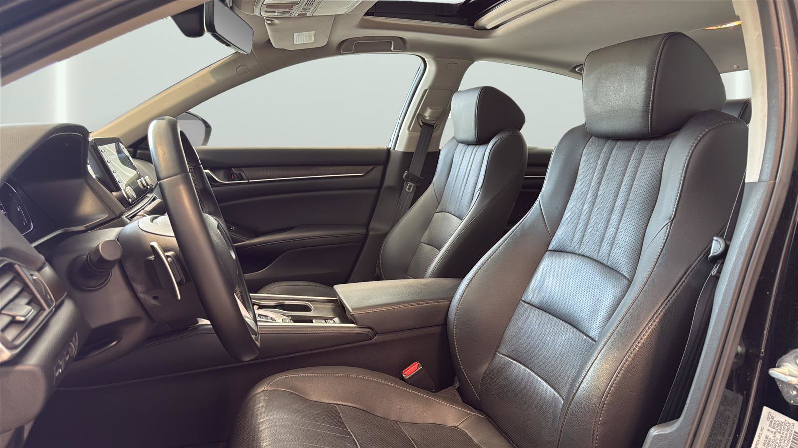 Used 2021 Honda Accord Touring image 12