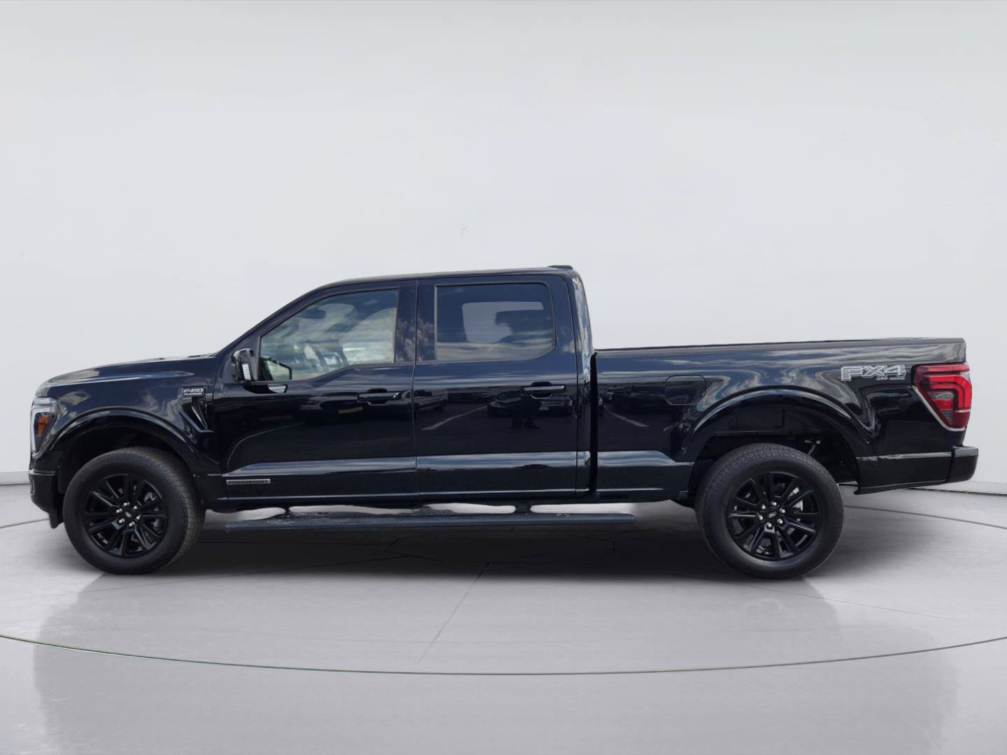 Certified 2025 Ford F150 Platinum w/ FX4 Off-Road Package AWD/4WD image 5