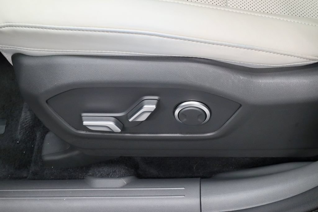 Used 2025 Hyundai Santa Fe SEL AWD/4WD image 25