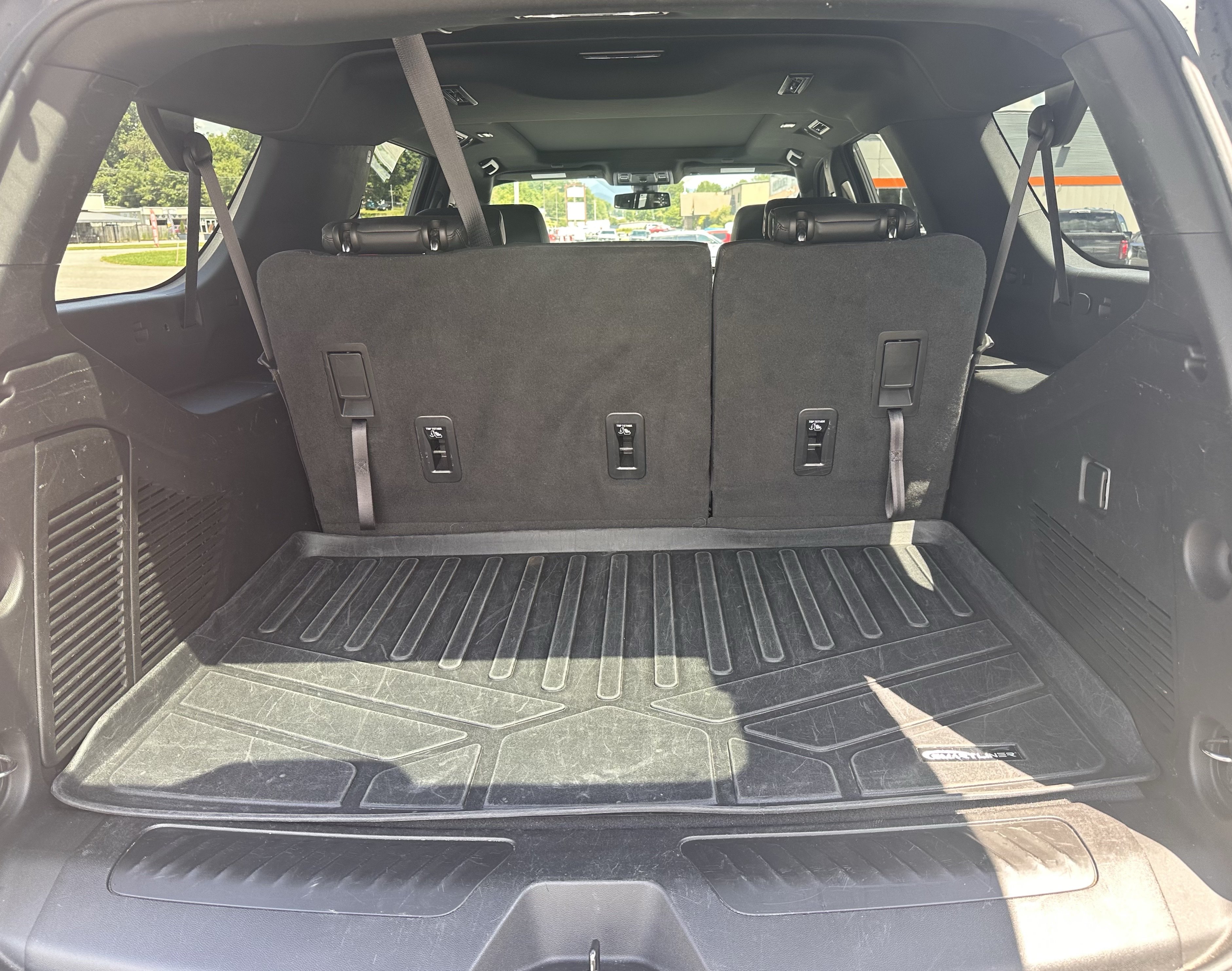 Used 2022 Chevrolet Suburban LT AWD/4WD image 17