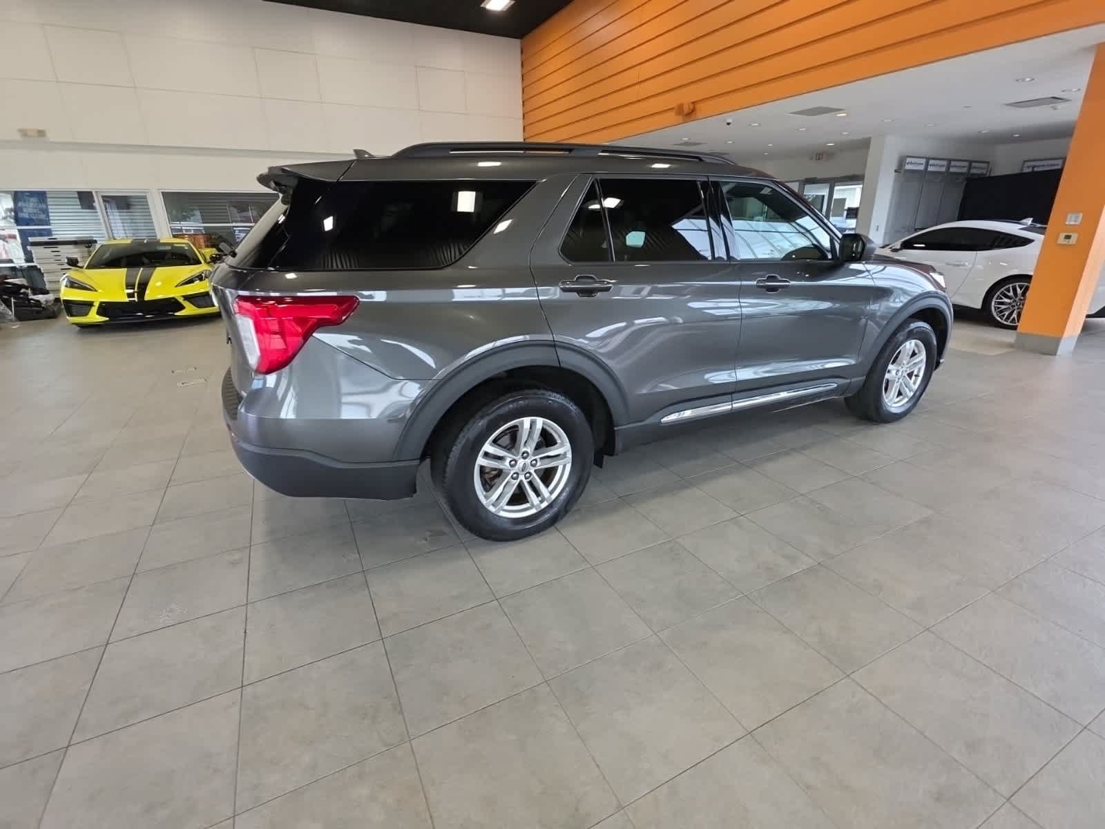 Certified 2020 Ford Explorer XLT w/ Equipment Group 202A AWD/4WD image 9
