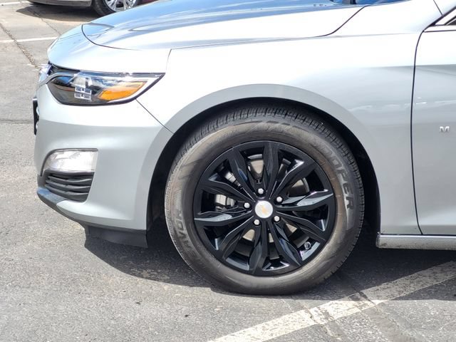 Used 2025 Chevrolet Malibu LT FWD image 3