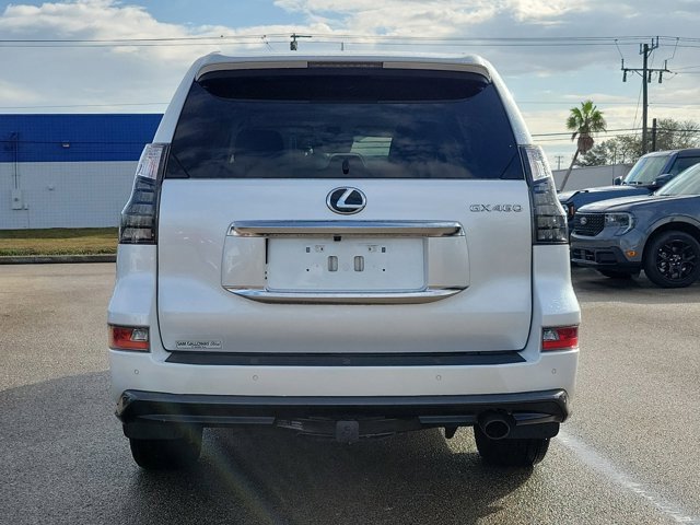 Used 2023 Lexus GX 460 Premium w/ Accessory Package image 5