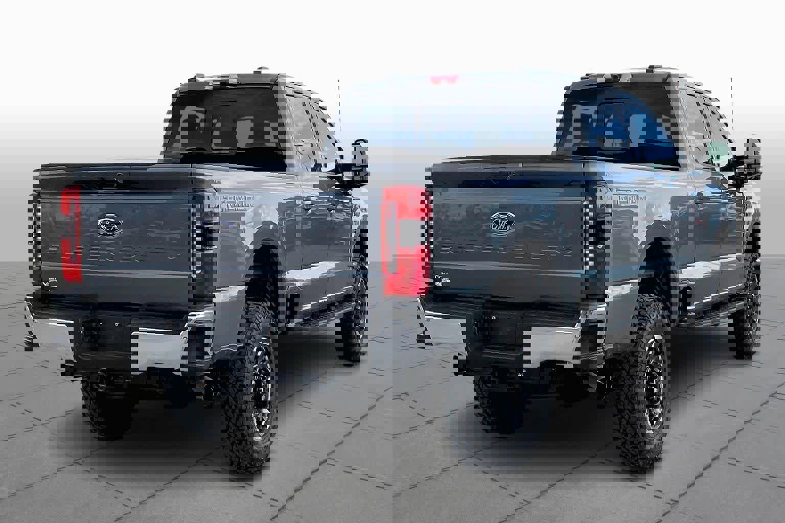 Certified 2025 Ford F250 Lariat w/ Tremor Off-Road Package image 3