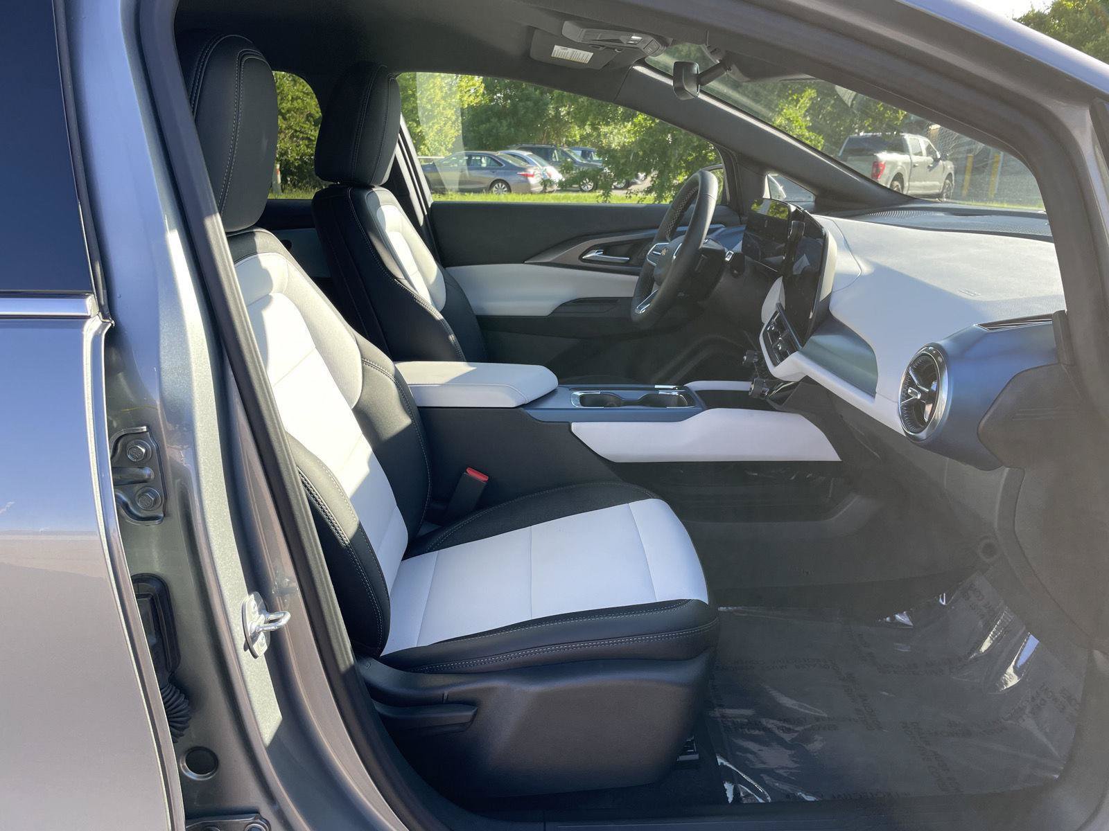 Used 2026 Chevrolet Equinox EV LT AWD/4WD image 18