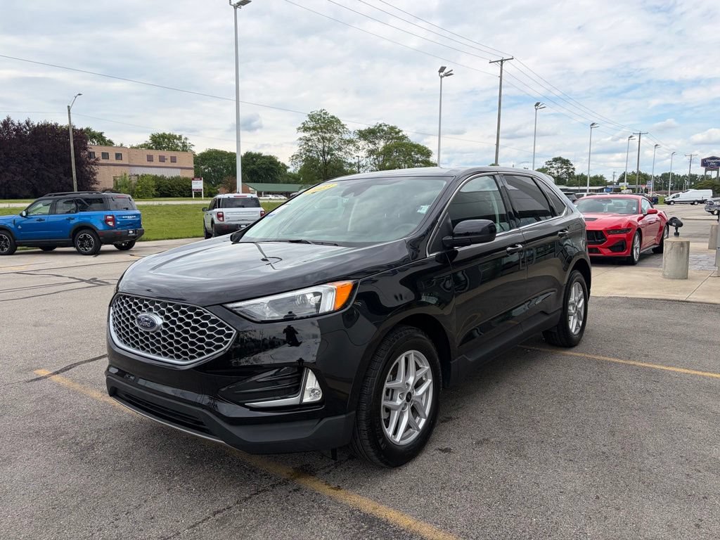 Certified 2023 Ford Edge SEL w/ Convenience Package AWD/4WD image 4