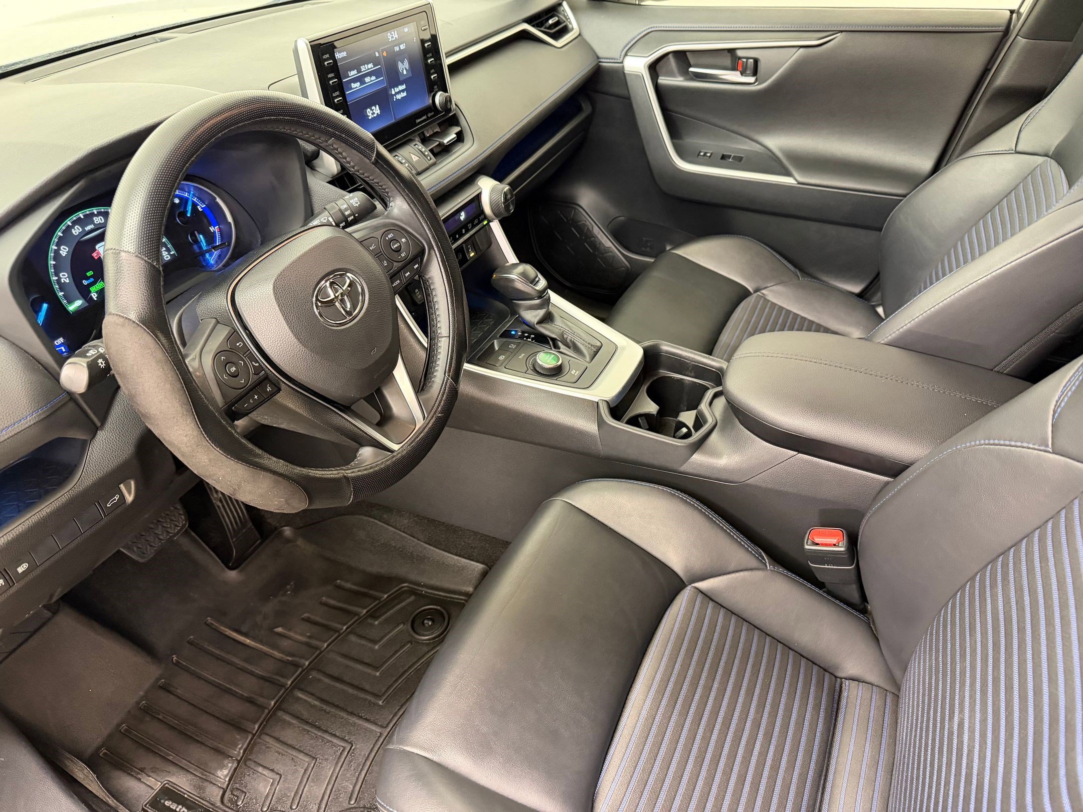 Used 2019 Toyota RAV4 XSE w/ Carpet Mat Package image 4