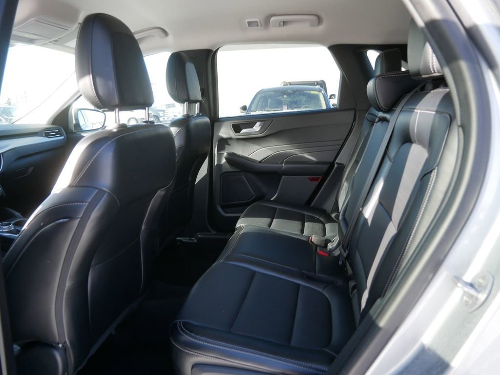 Certified 2024 Ford Escape Platinum image 17