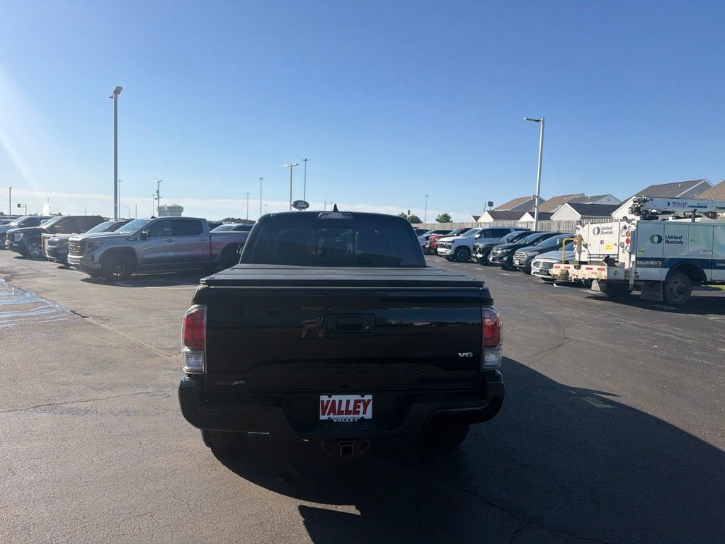 Used 2021 Toyota Tacoma TRD Sport w/ TRD Premium Sport Package AWD/4WD image 6