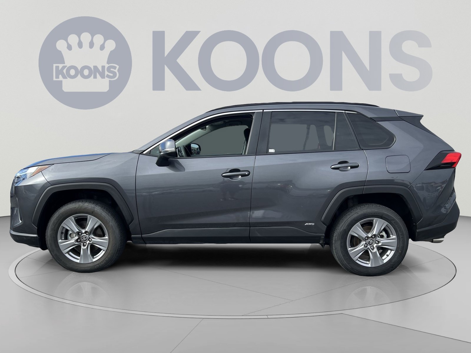 Used 2025 Toyota RAV4 LE AWD/4WD image 2