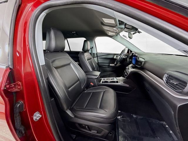 Certified 2022 Ford Explorer XLT w/ Equipment Group 202A image 29