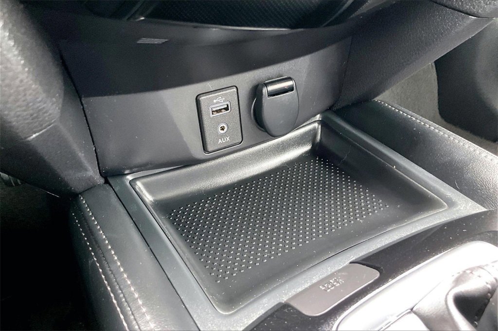 Used 2017 Nissan Rogue SL w/ SL Premium Package image 25