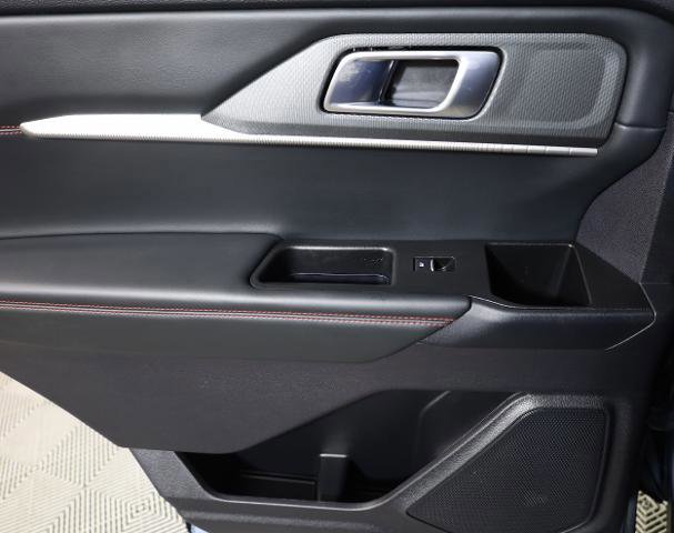 Certified 2025 Ford Explorer ST-Line w/ Premium Package image 32