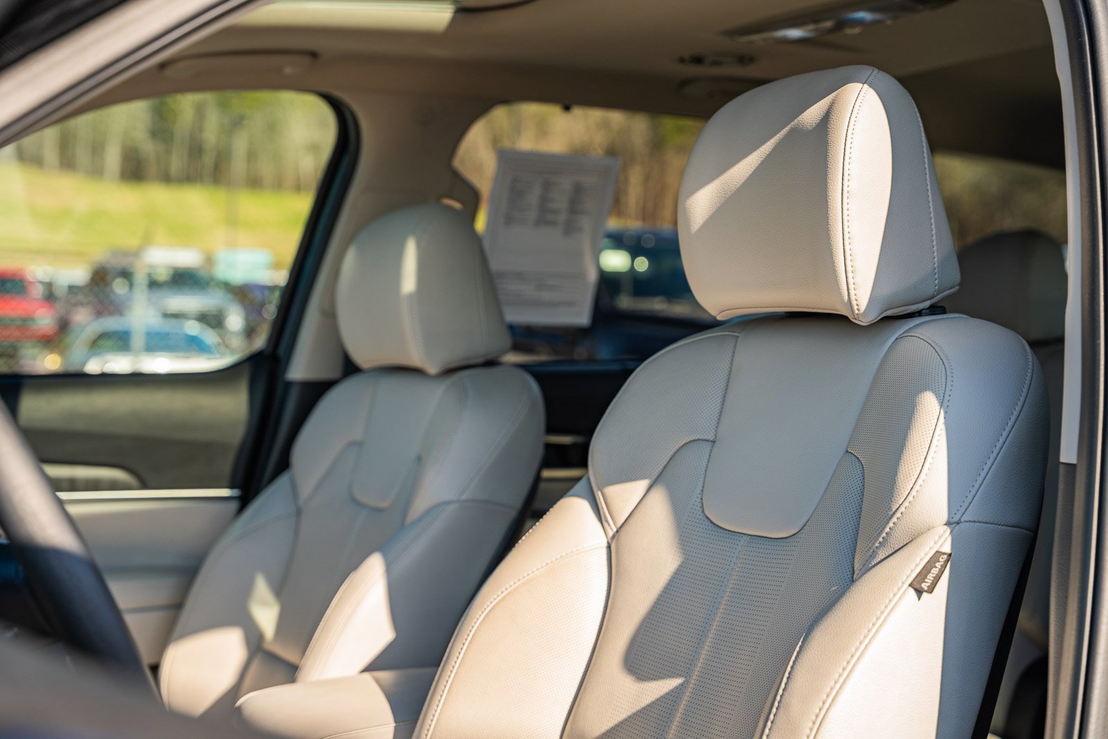 Used 2023 Kia Telluride EX w/ EX Captain's Chair Package image 22