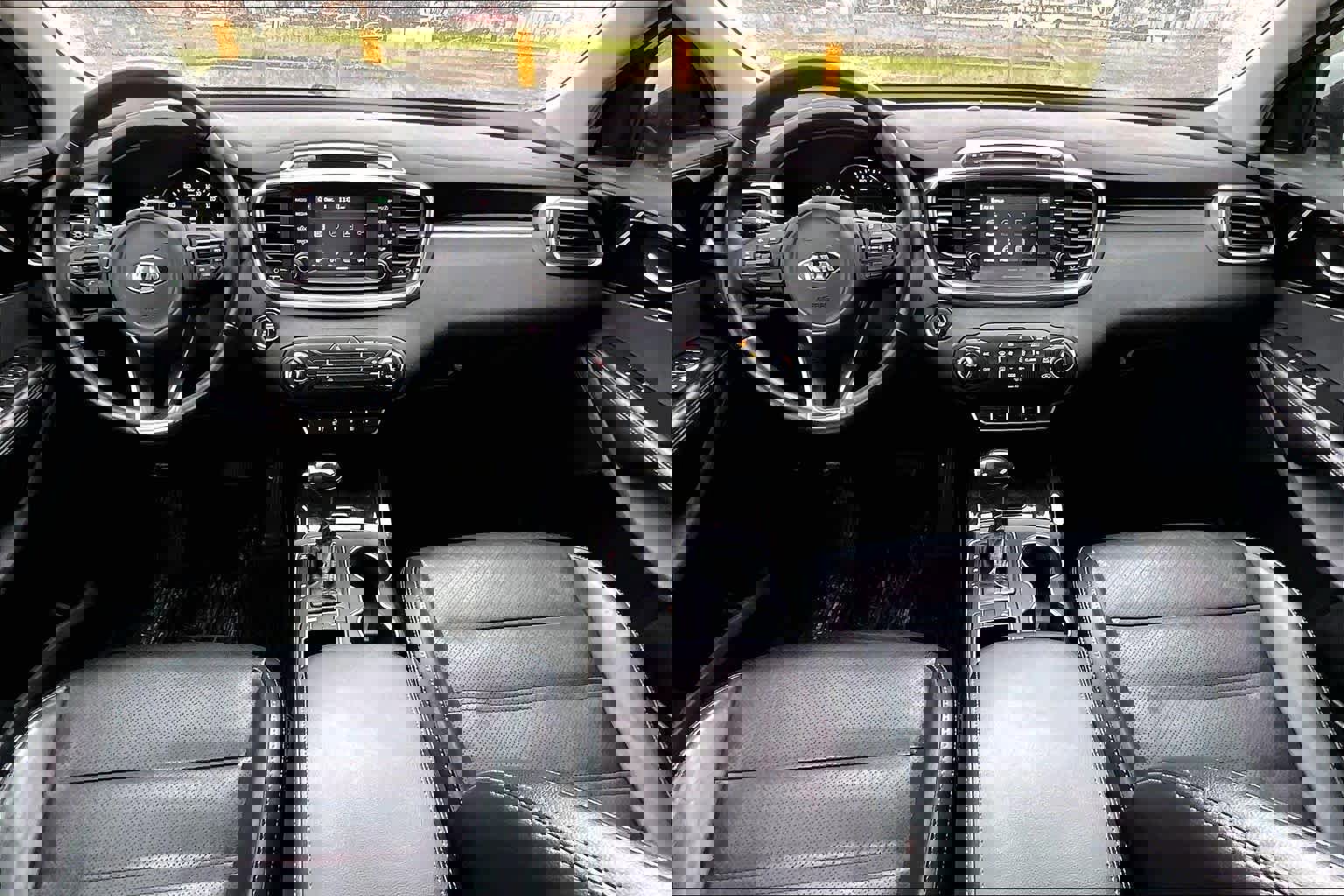 Used 2018 Kia Sorento EX image 16