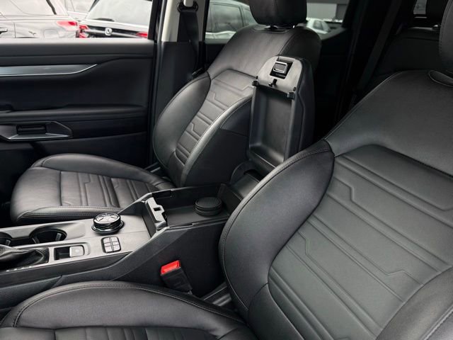 Certified 2025 Ford Ranger Lariat w/ Black Appearance Package image 44