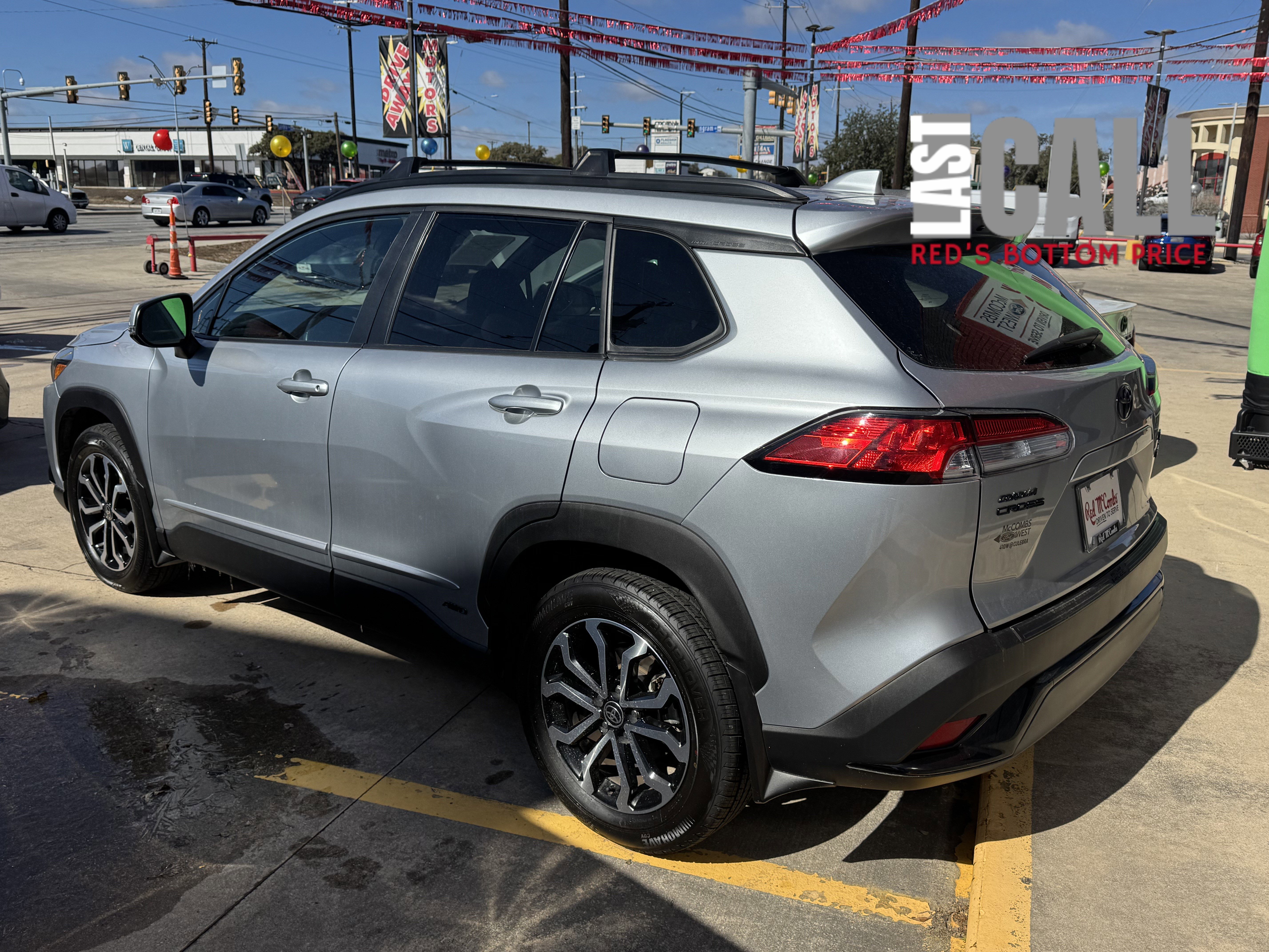 Used 2024 Toyota Corolla Cross SE image 5