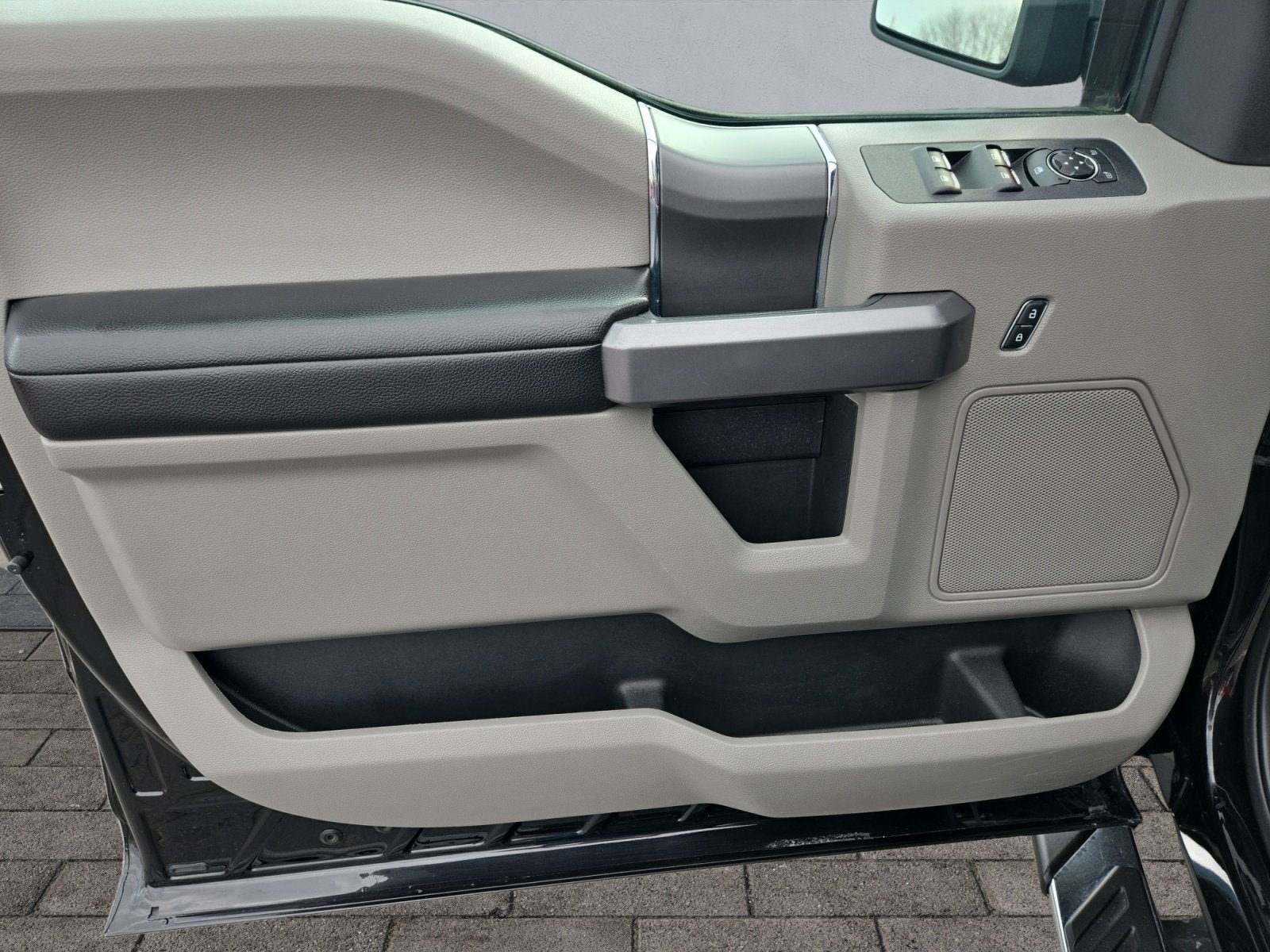 Certified 2019 Ford F150 XLT w/ Equipment Group 302A Luxury AWD/4WD image 10