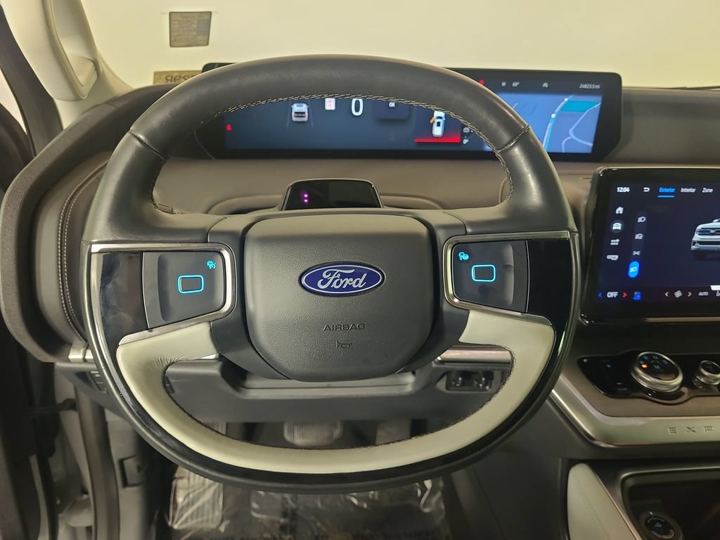 Certified 2025 Ford Expedition Platinum w/ Driver's Package AWD/4WD image 12
