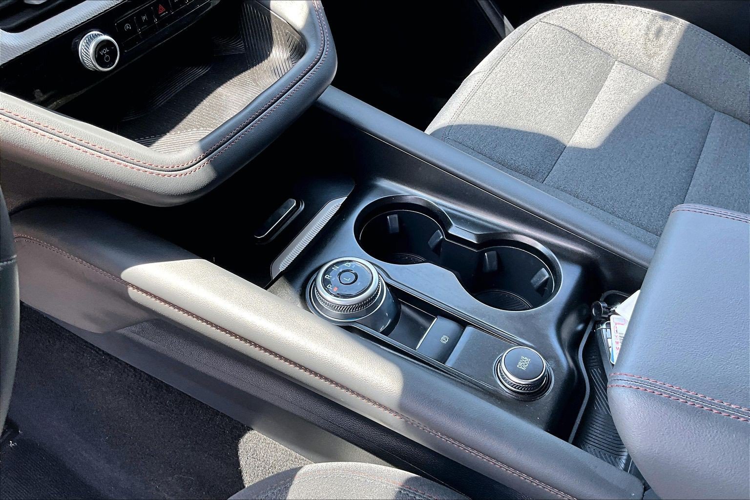 Certified 2025 Ford Explorer Active AWD/4WD image 15
