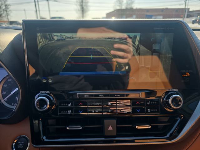 Used 2022 Toyota Highlander Platinum image 18