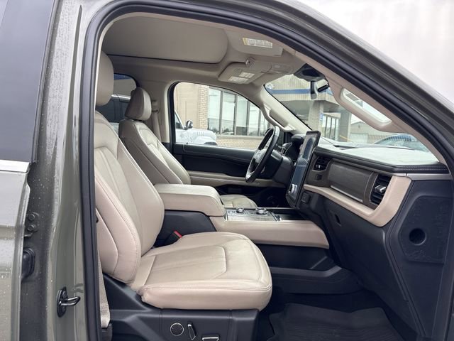Certified 2024 Ford Expedition Limited image 28