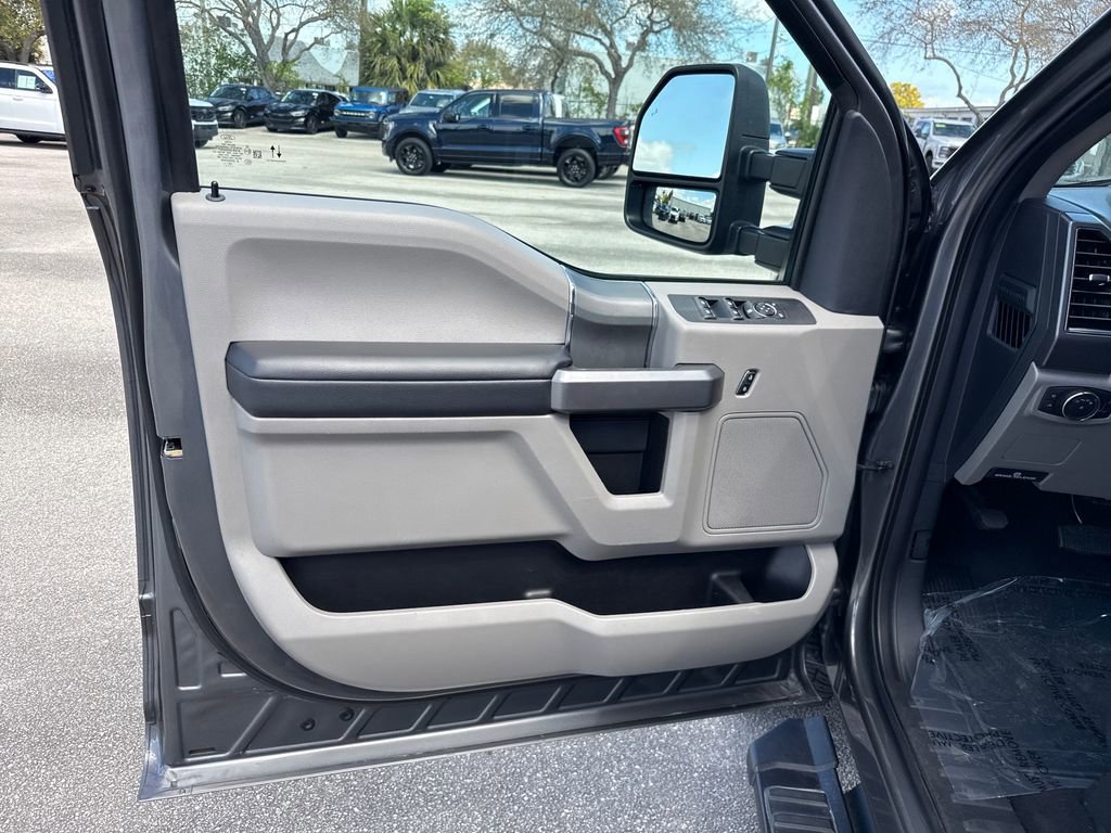Certified 2022 Ford F250 XLT w/ Black Appearance Package image 13