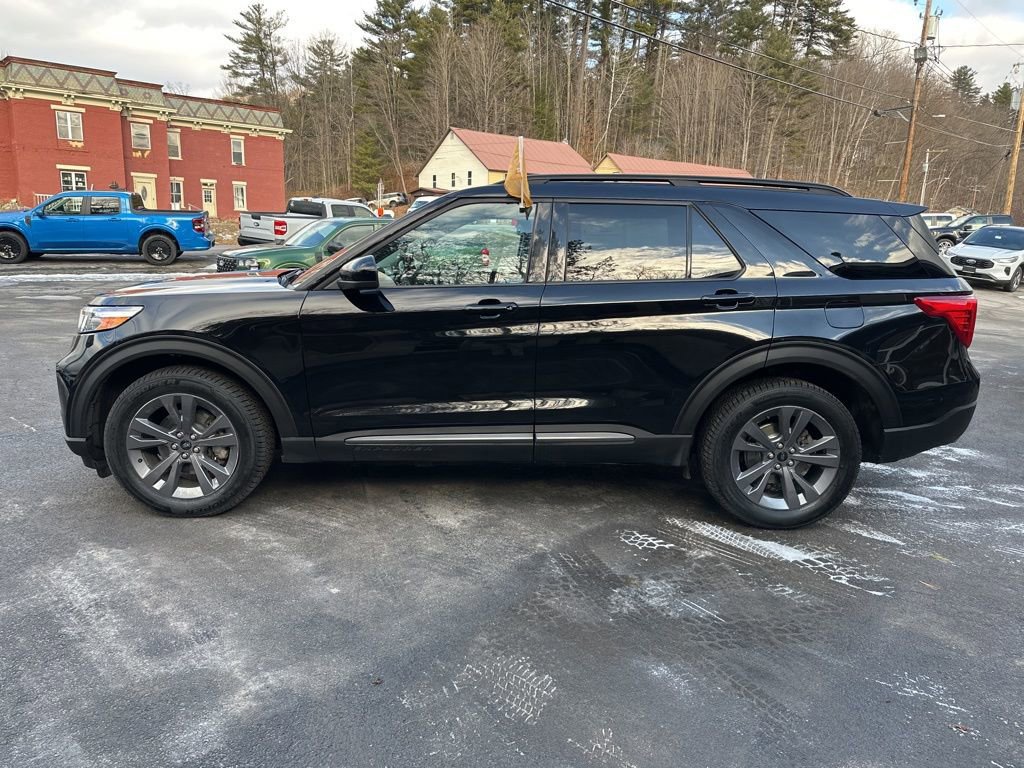 Certified 2023 Ford Explorer XLT w/ Equipment Group 202A image 3