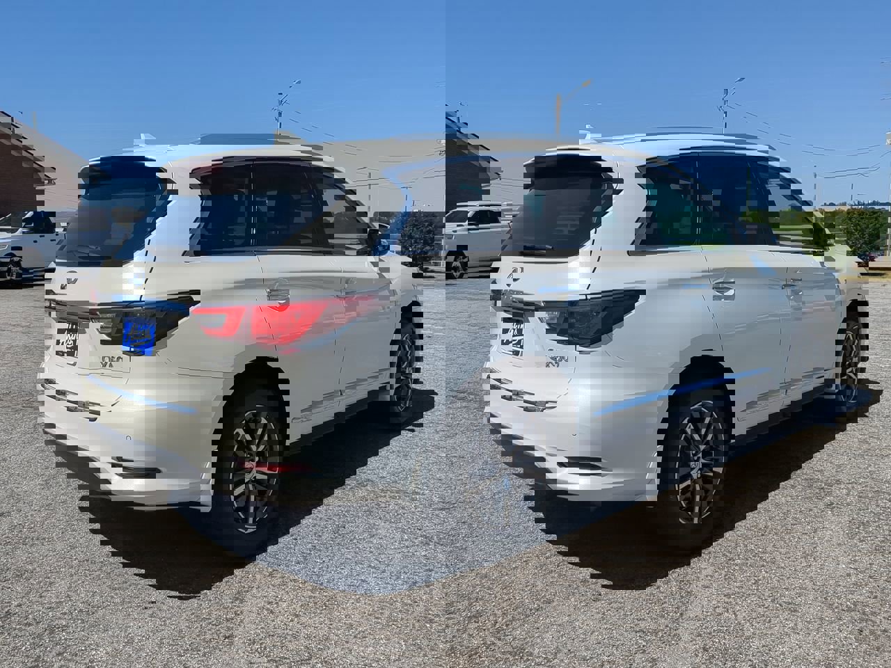 Used 2018 INFINITI QX60 FWD w/ Premium Plus Package image 4