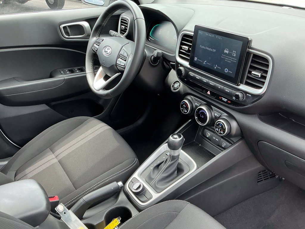 Used 2025 Hyundai Venue SEL FWD image 20