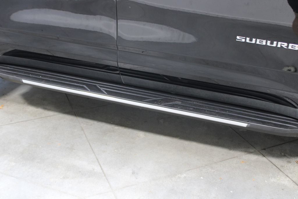 Used 2022 Chevrolet Suburban Premier RWD image 13