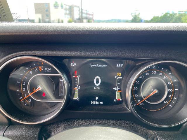 Used 2021 Jeep Gladiator Overland AWD/4WD image 11