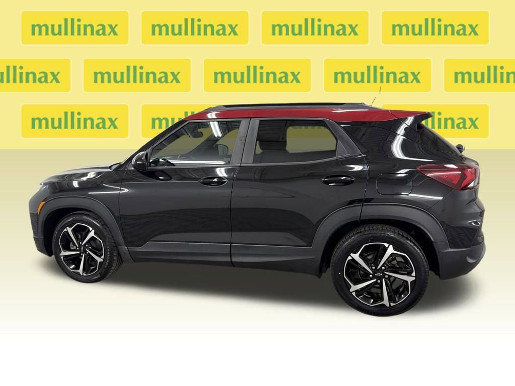 Used 2021 Chevrolet TrailBlazer RS w/ Sun and Liftgate Package image 2
