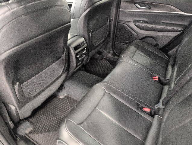 Used 2023 Jeep Grand Cherokee Limited w/ Black Appearance Package AWD/4WD image 22
