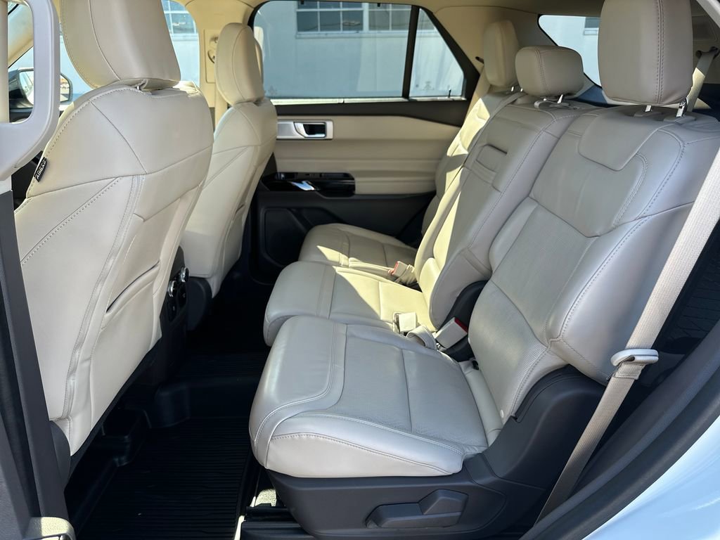 Certified 2022 Ford Explorer Platinum w/ Equipment Group 601A AWD/4WD image 14