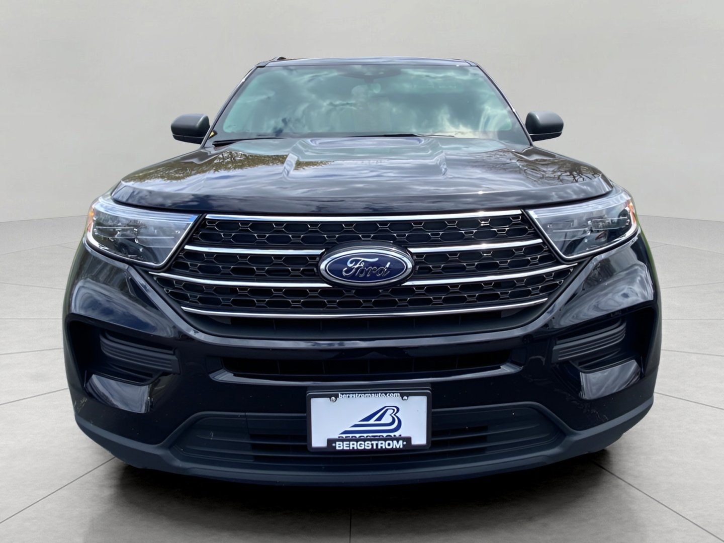 Certified 2024 Ford Explorer XLT AWD/4WD image 4