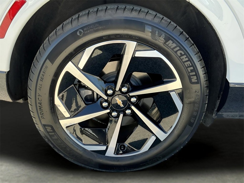 Used 2025 Chevrolet Equinox EV LT image 18