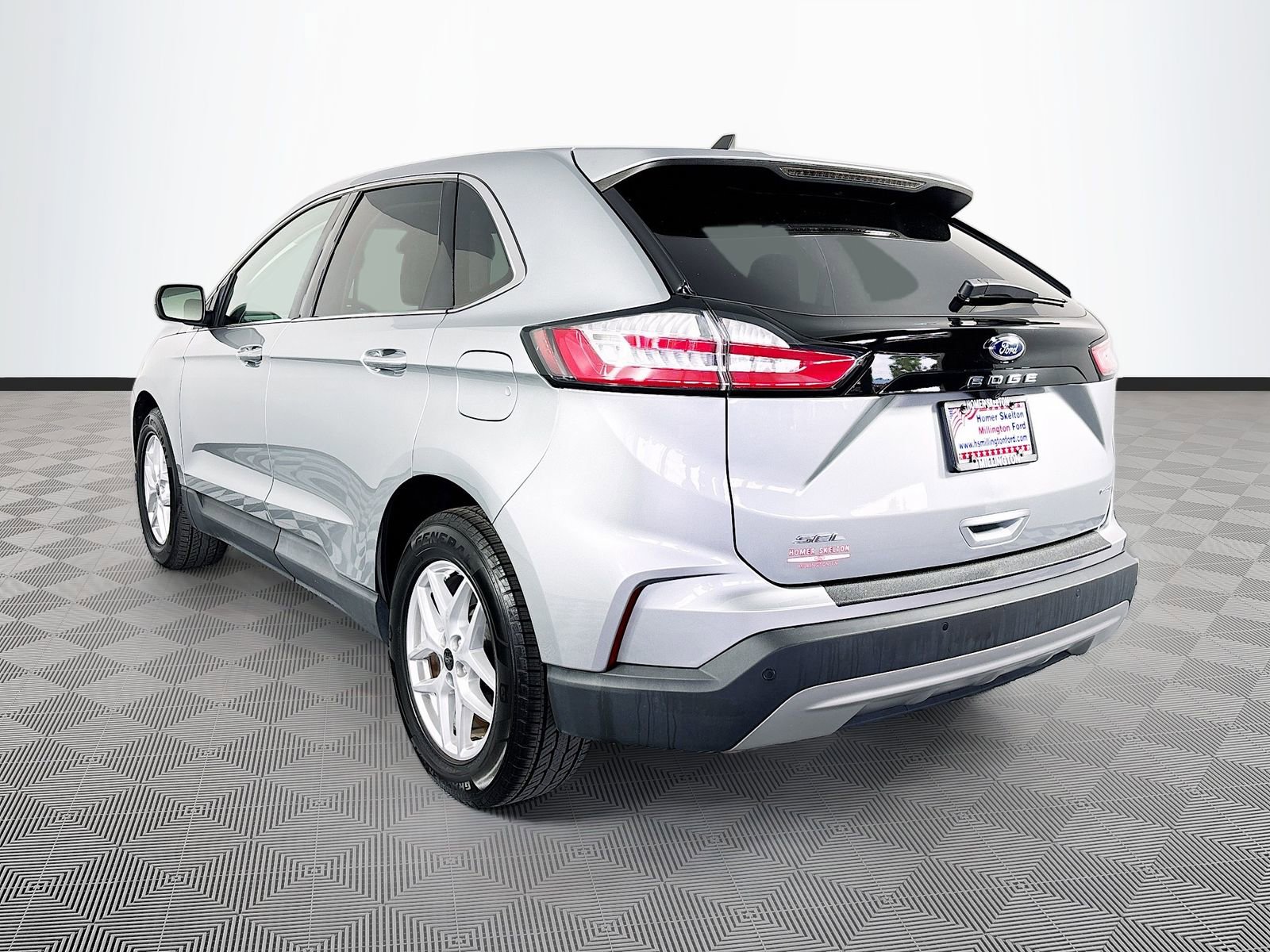 Certified 2023 Ford Edge SEL AWD/4WD image 5